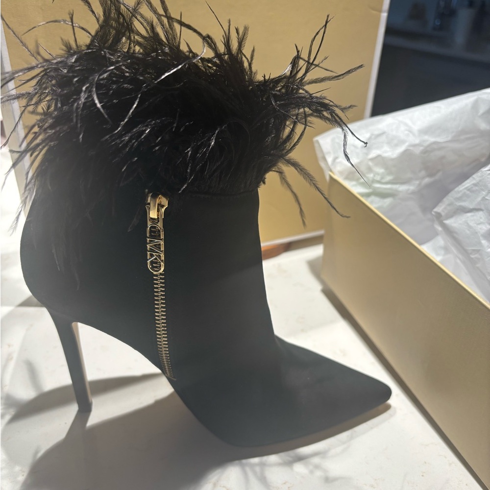Reduced! MICHAEL KORS Ostrich Feather Suede Ankle Boot, Black, Size 8.5 - Picture 7 of 10